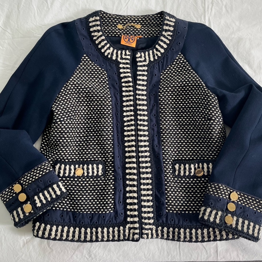 Tory Burch navy blue & cream tweed boucle eyelet blazer. Gold buttons. Size 8